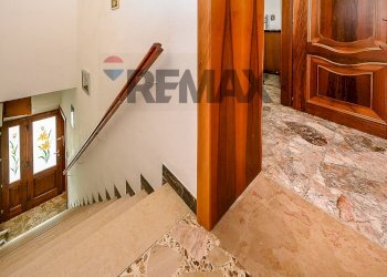 Scale - Three-room apartment Piazza Mazzini
 
14, Rosignano Marittimo - photo 10