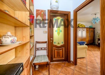 Hall / corridoio - Three-room apartment Piazza Mazzini
 
14, Rosignano Marittimo - photo 16