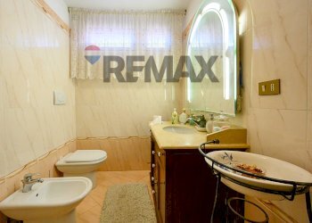 Bagno - Three-room apartment Piazza Mazzini
 
14, Rosignano Marittimo - photo 17