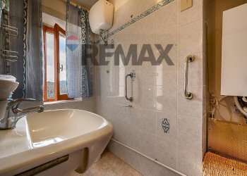 Bagno - Three-room apartment Piazza Mazzini
 
14, Rosignano Marittimo - photo 22