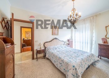 Camera / camera da letto - Three-room apartment Via Pasquale Del Giudice
12, Roma - photo 25