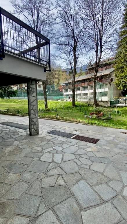 Cortile interno - Bilocale via Giuseppe Francesco Medail, 57, Bardonecchia - foto 2