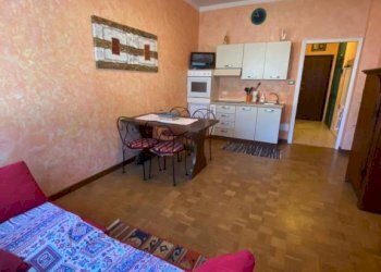 Camera da letto - Bilocale via Giuseppe Francesco Medail, 57, Bardonecchia - foto 36