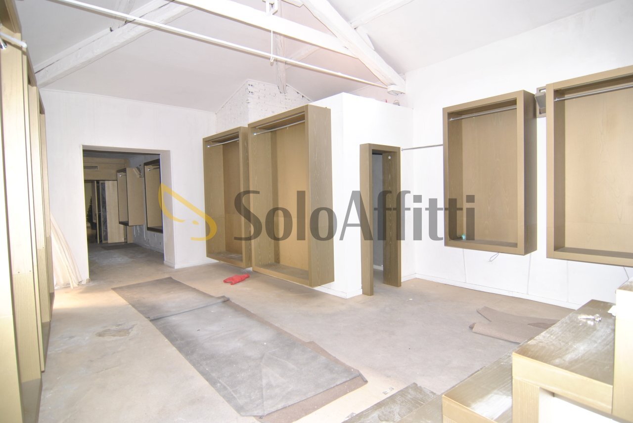 VANO PRINCIPALE - Commercial Premises Piazza Attias 2, Livorno - photo 2