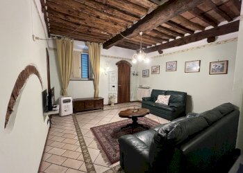 appartamento in affitto centro (7).jpg - Apartment Via Pelleria, Lucca - photo 1