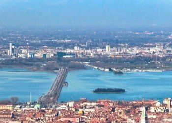 venezia_.jpg - Stable - Palace Venezia (neighborhood Mestre) - photo 1