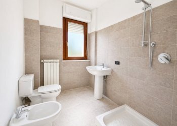 ChatGPT Image 29 apr 2026, 18_28_48.png - Three-room apartment Sarzana - photo 7