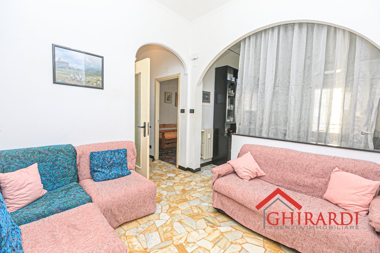 2.0 soggiorno.jpg - Appartamento VIA CANESI 56, Genova (zona Sestri Ponente) - foto 3