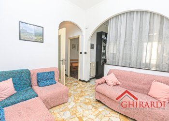 2.0 soggiorno.jpg - Appartamento VIA CANESI 56, Genova (zona Sestri Ponente) - foto 3
