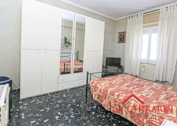 4.0 camera1.jpg - Appartamento VIA CANESI 56, Genova (zona Sestri Ponente) - foto 14