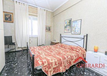 4.1 camera1.jpg - Appartamento VIA CANESI 56, Genova (zona Sestri Ponente) - foto 15