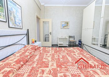 4.4 camera1.jpg - Appartamento VIA CANESI 56, Genova (zona Sestri Ponente) - foto 18