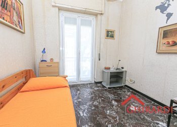 5.0 camera2.jpg - Appartamento VIA CANESI 56, Genova (zona Sestri Ponente) - foto 19