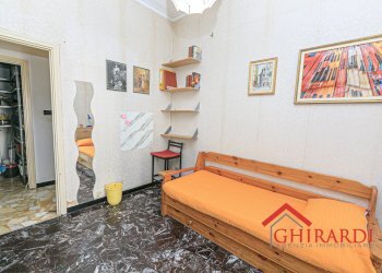 5.2 camera2.jpg - Appartamento VIA CANESI 56, Genova (zona Sestri Ponente) - foto 21