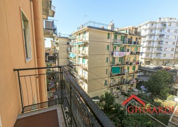 8.1 balcone1.jpg - Appartamento VIA CANESI 56, Genova (zona Sestri Ponente) - foto 30