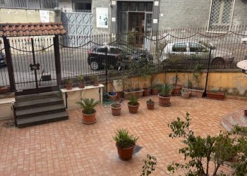 5.JPG - Appartamento Napoli (zona Materdei) - foto 3