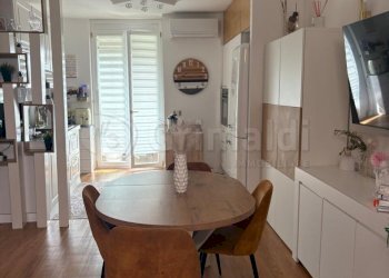 6.JPG - Trilocale Napoli (zona Materdei) - foto 4