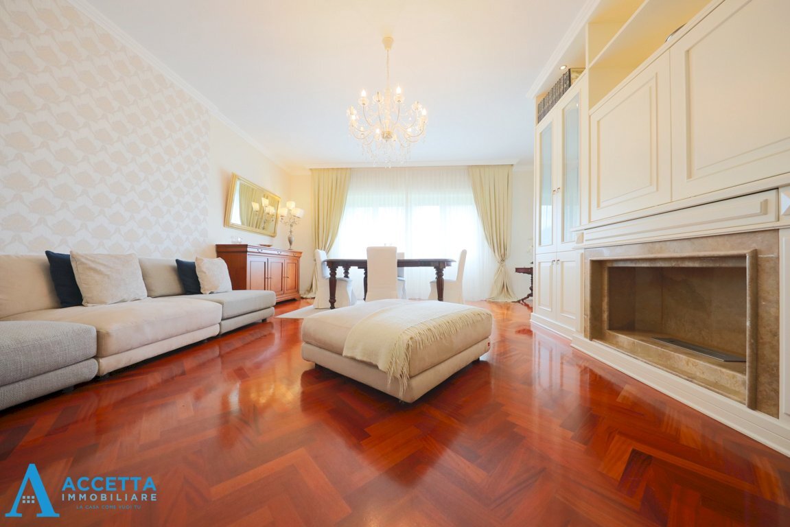 Salone - Four-room apartment Via Pietro Gobetti 5, Taranto - photo 1