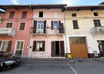 Casa semi indipendente Corso Vittorio Emanuele, Albiano d'Ivrea - foto 1