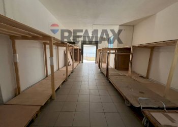 Shop Crocetta, Modena, Modena (neighborhood Crocetta) - photo 10
