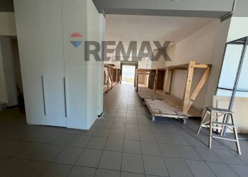 Shop Crocetta, Modena, Modena (neighborhood Crocetta) - photo 21