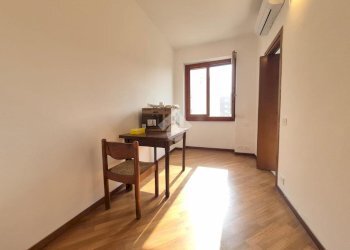 One-room apartment Via Pordenone, Milano - photo 1