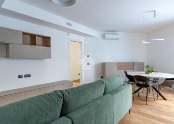Three-room apartment Via Ippolito Rosellini, Milano (neighborhood Isola) - photo 2