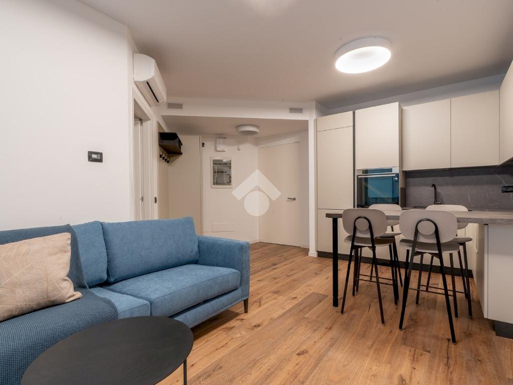 Two-room apartment Via Ippolito Rosellini, Milano (neighborhood Isola) - photo 1