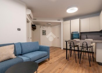 Two-room apartment Via Ippolito Rosellini, Milano (neighborhood Isola) - photo 1