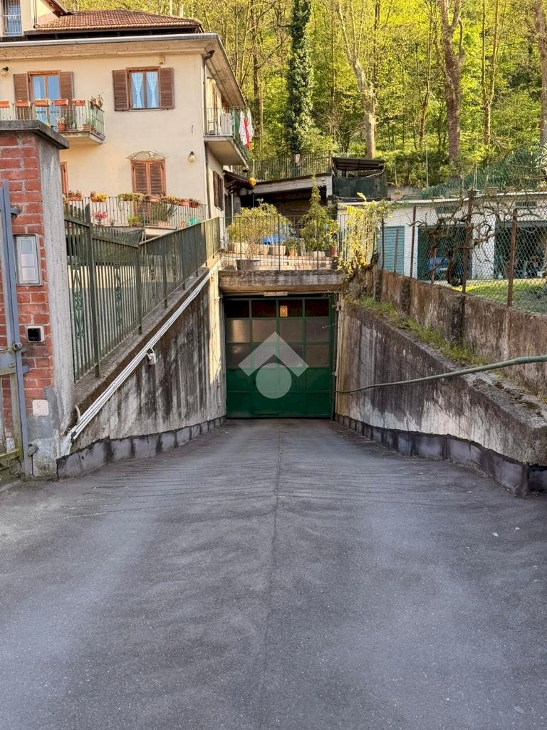 Parking space Corso Quintino Sella, Torino (neighborhood Madonna del Pilone) - photo 3