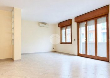 Three-room apartment Via Maniago, Milano (neighborhood Lambrate) - photo 1