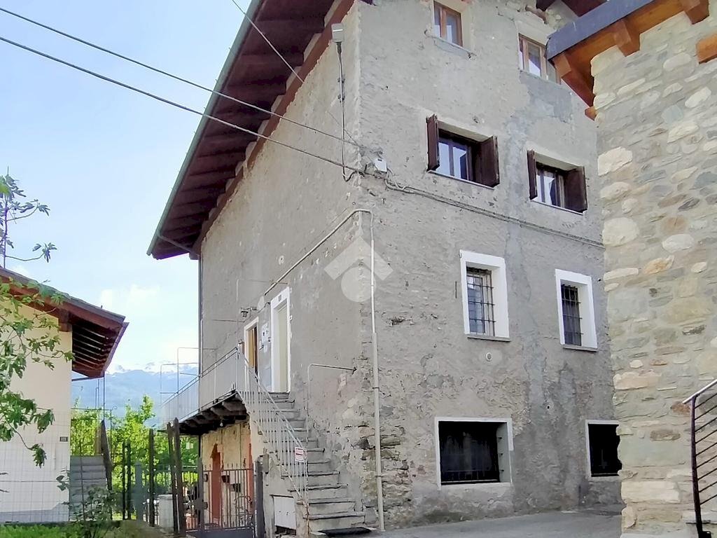 Three-room apartment Frazione Porossan Le Papet, Aosta - photo 1