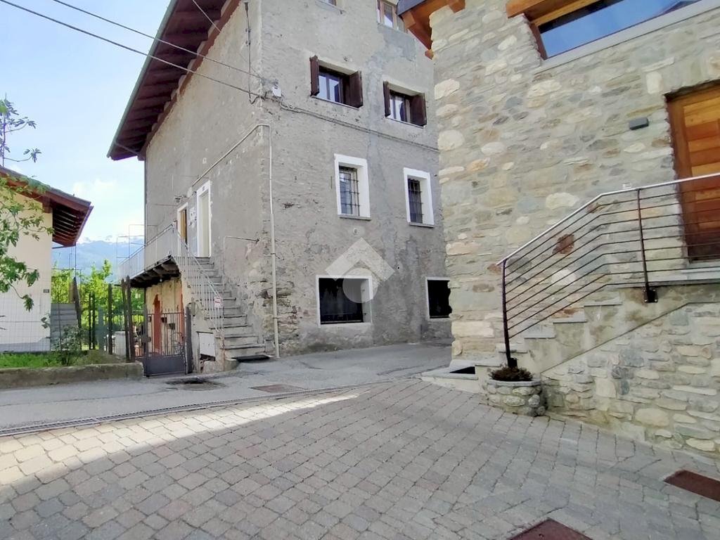 Three-room apartment Frazione Porossan Le Papet, Aosta - photo 2