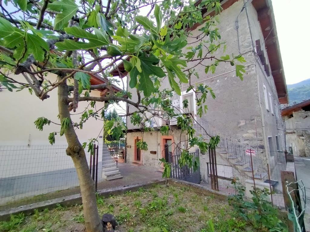 Three-room apartment Frazione Porossan Le Papet, Aosta - photo 3