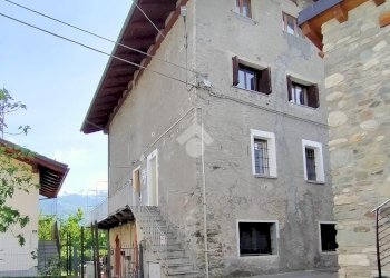 Three-room apartment Frazione Porossan Le Papet, Aosta - photo 1