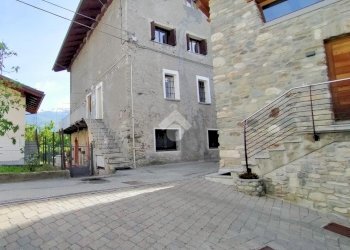 Three-room apartment Frazione Porossan Le Papet, Aosta - photo 2