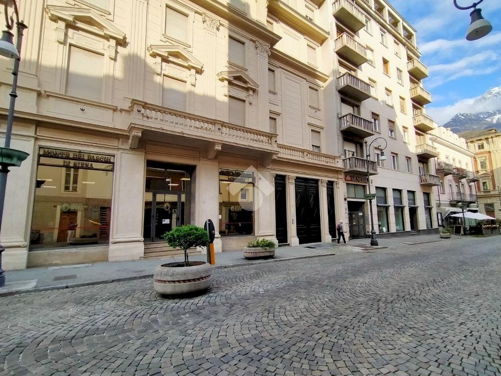 Two-room apartment Viale Conseil Des Commis, Aosta - photo 1