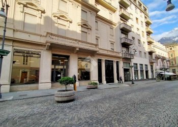Two-room apartment Viale Conseil Des Commis, Aosta - photo 1