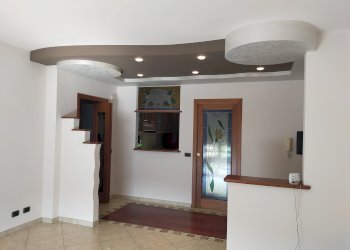 Four-room apartment Via Sant'Ambrogio, 6, Mango - photo 1