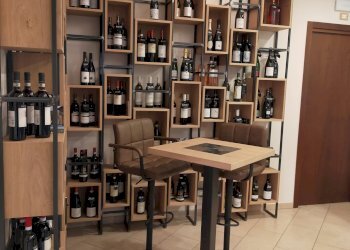 Pub - Enoteca - Wine Bar Via Circonvallazione, 89, Mango - foto 11