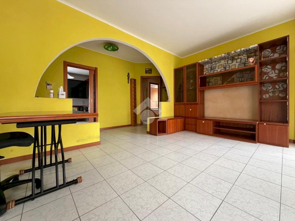 Three-room apartment Piazza Sandro Pertini, Pessano con Bornago - photo 1