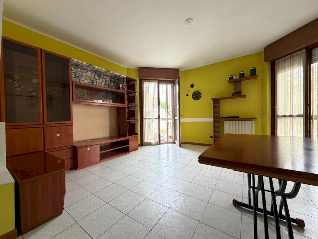 Three-room apartment Piazza Sandro Pertini, Pessano con Bornago - photo 3
