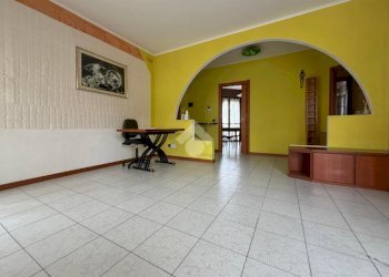 Three-room apartment Piazza Sandro Pertini, Pessano con Bornago - photo 4