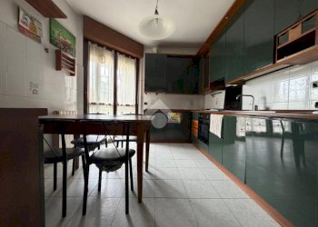 Three-room apartment Piazza Sandro Pertini, Pessano con Bornago - photo 10