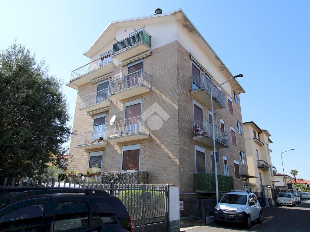 Two-room apartment Via Lupi di Toscana, Bareggio - photo 1