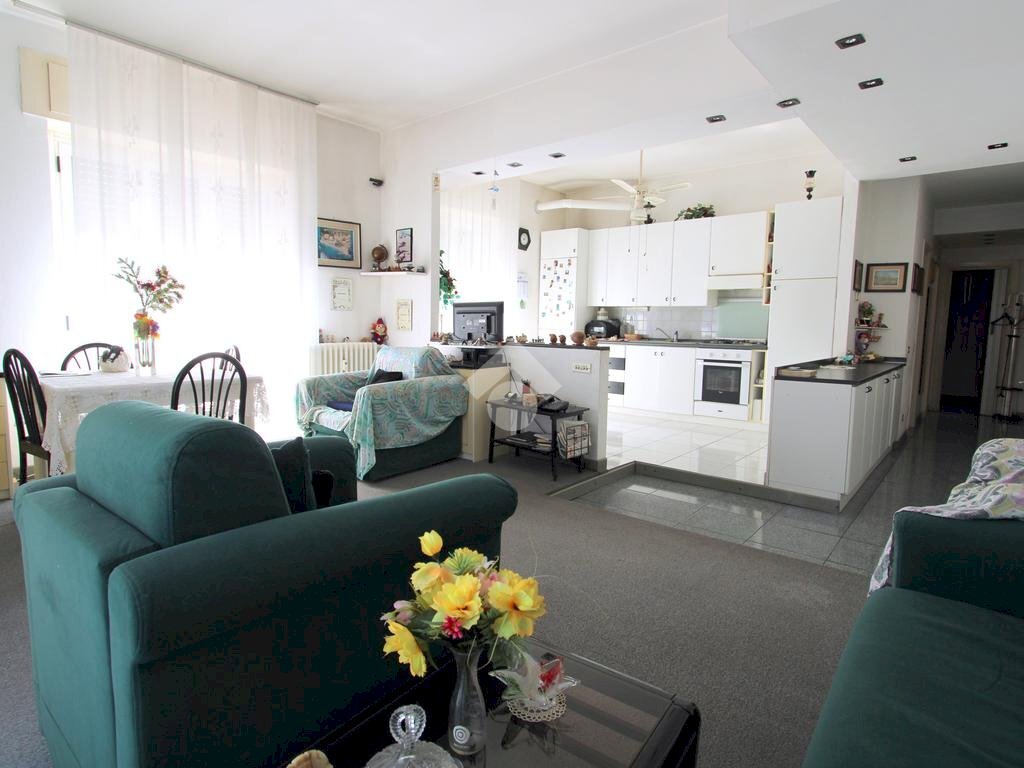 Two-room apartment Via Lupi di Toscana, Bareggio - photo 2