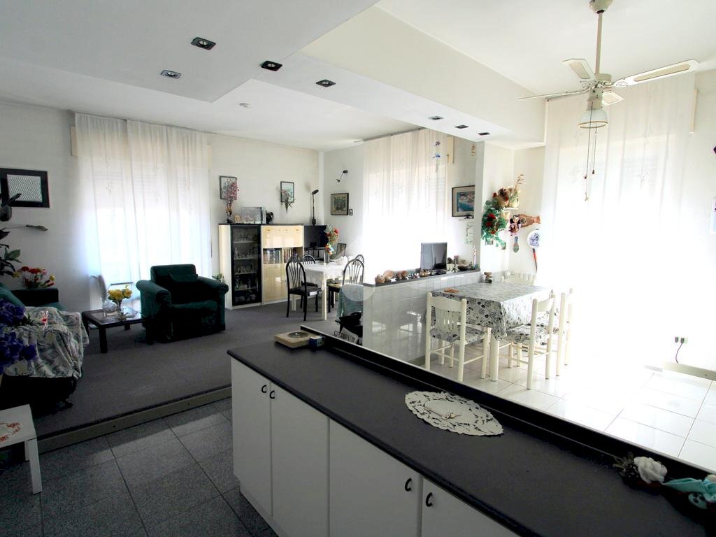 Two-room apartment Via Lupi di Toscana, Bareggio - photo 3