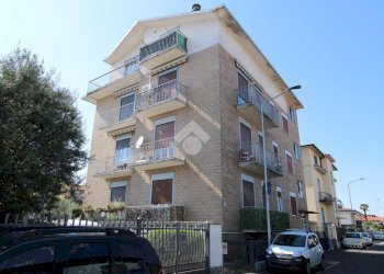 Two-room apartment Via Lupi di Toscana, Bareggio - photo 1