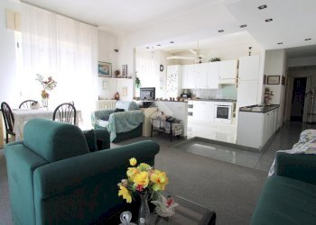 Two-room apartment Via Lupi di Toscana, Bareggio - photo 2