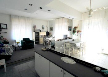 Two-room apartment Via Lupi di Toscana, Bareggio - photo 3